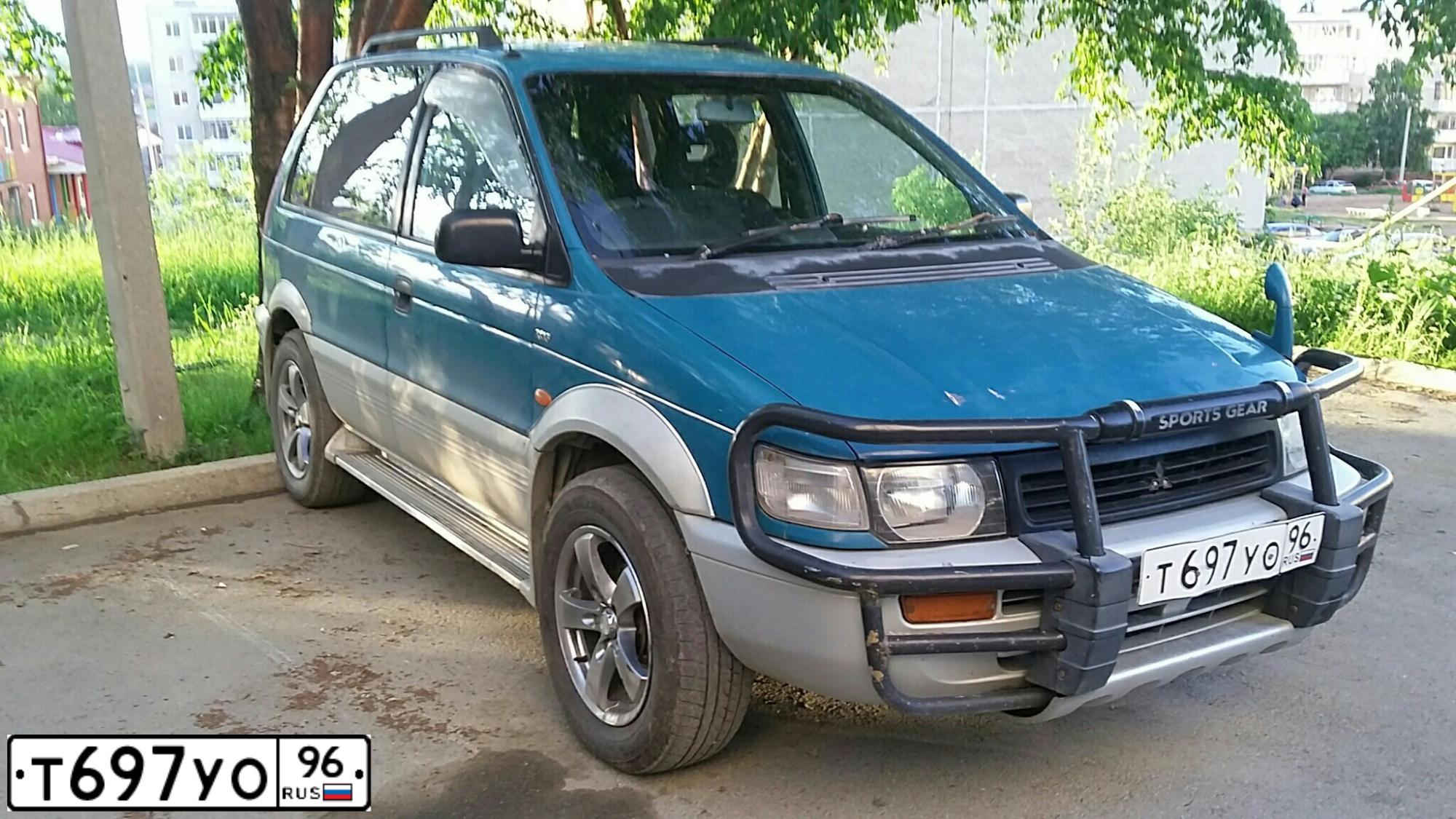 Фото автомобиля MITSUBISHI RVR, 1994 — госномер К064АЕ196