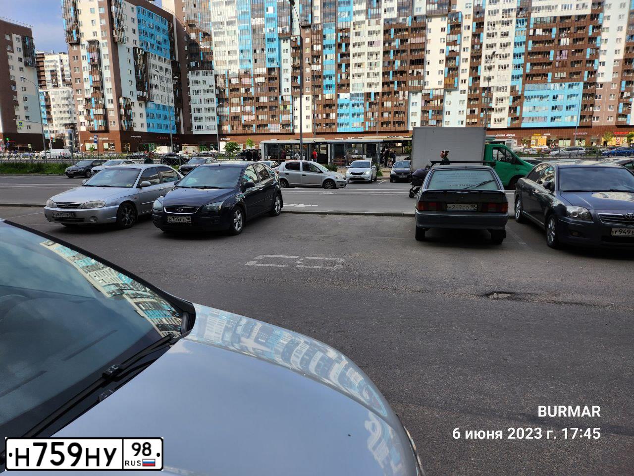 Фото автомобиля FORD FOCUS, 2007 — госномер Н759НУ98. Цвет: ТЕМНО-СИНИЙ