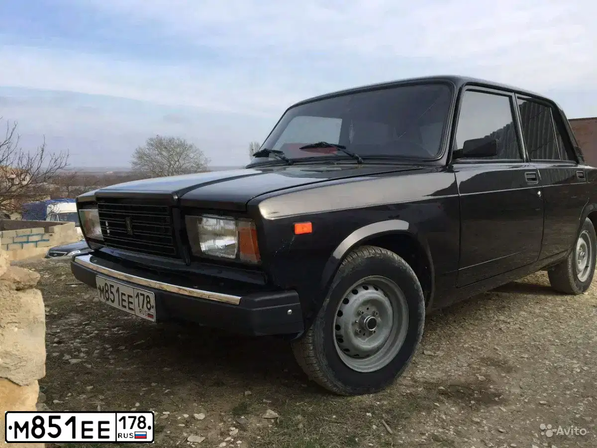Фото автомобиля LADA 2107 LADA, 2012 — госномер М851ЕЕ178. Цвет: серебристо-коричневый