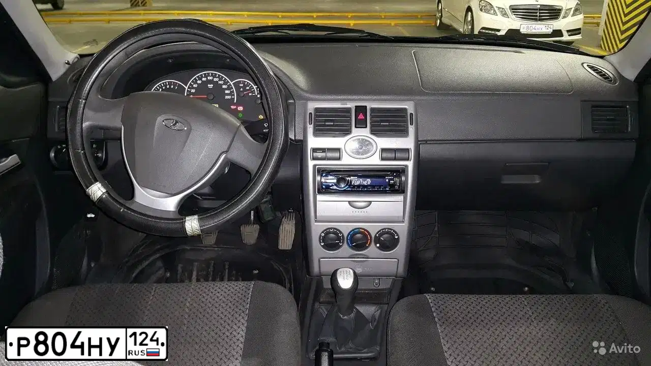 Фото автомобиля MERCEDES E-KLASSE, 2012 — госномер Р804НУ124. Цвет: Белый
