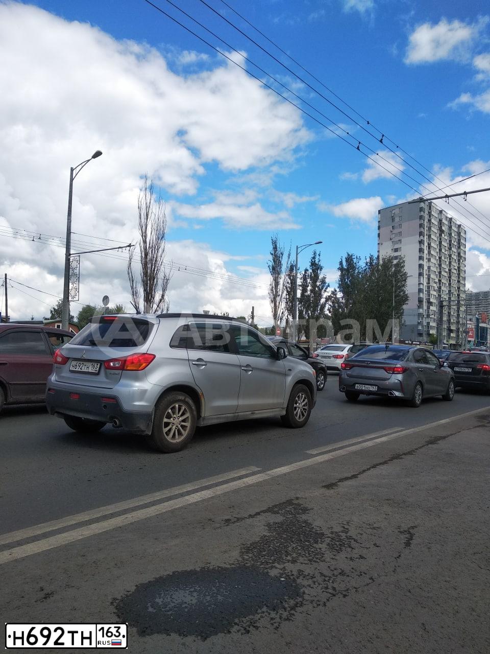 Фото автомобиля MITSUBISHI ASX, 2010 — госномер Н692ТН163. Цвет: Серебристый