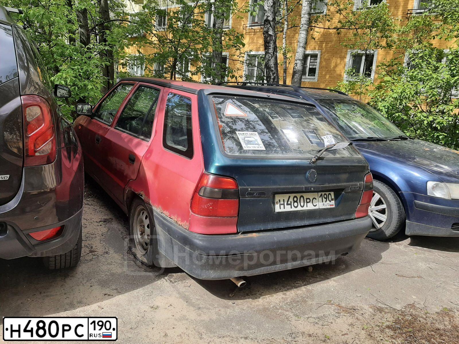 Фото автомобиля SKODA FELICIA, 1997 — госномер Н480РС190. Цвет: КРАСНЫЙ