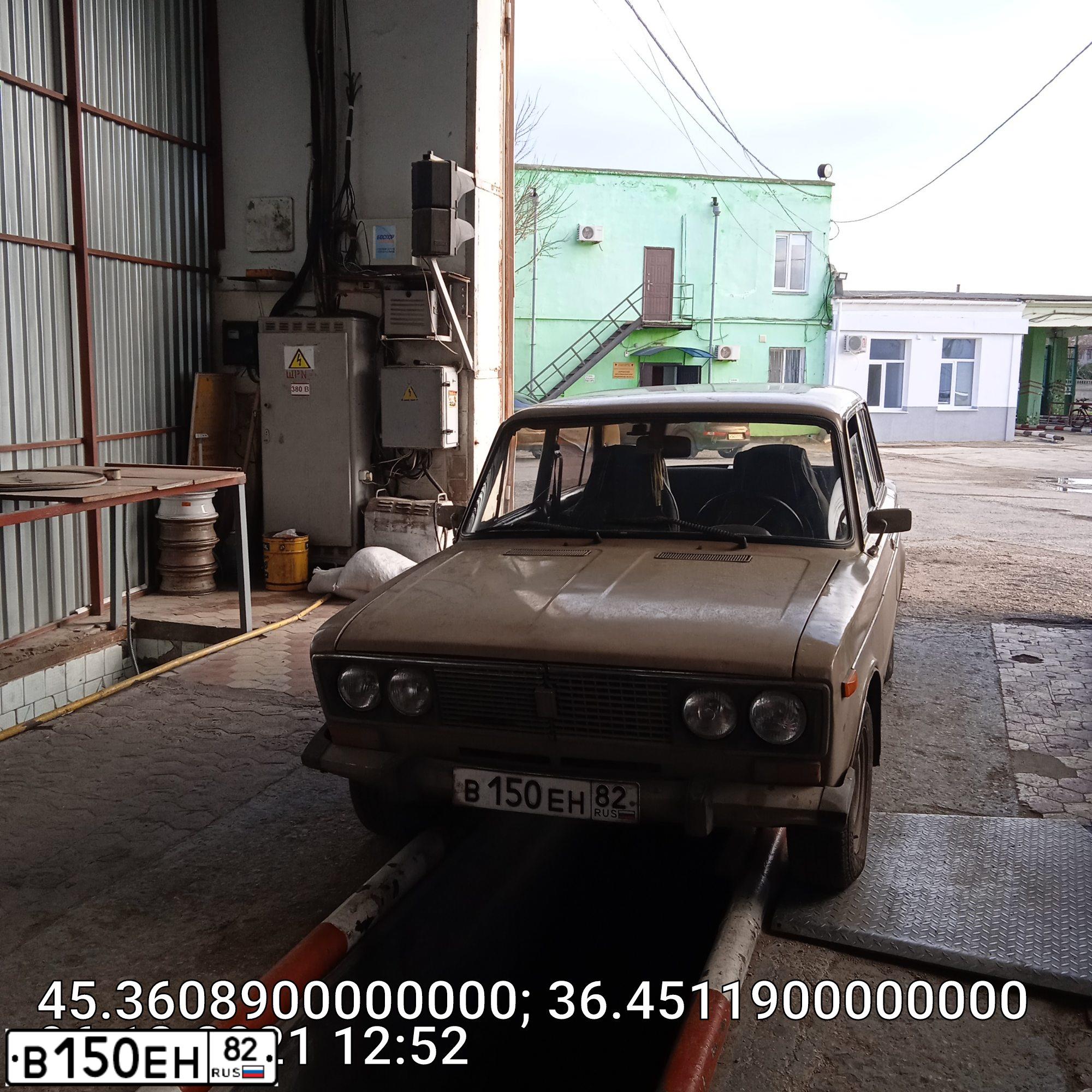 Фото автомобиля LADA 2106, 1990 — госномер Н887СВ126. Цвет: БЕЖЕВЫЙ