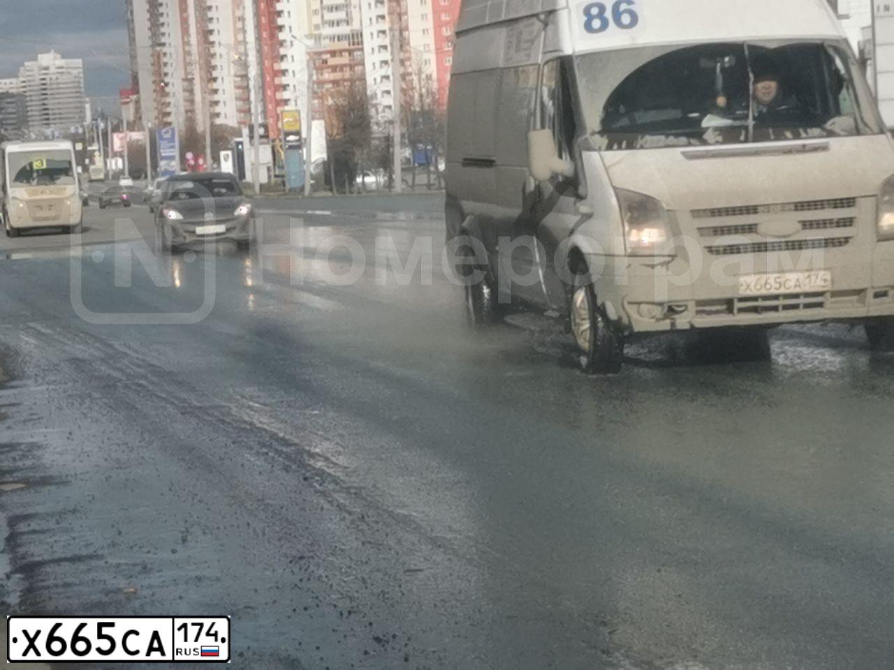 Фото автомобиля FORD TRANSIT, 2013 — госномер Х665СА174. Цвет: Белый