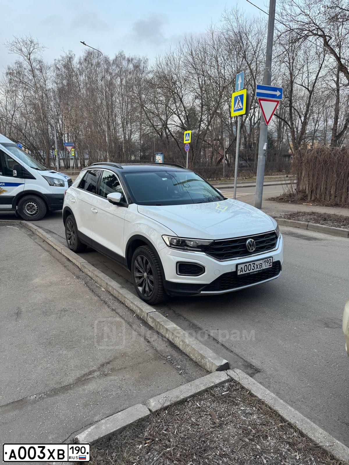 Фото автомобиля FORD FOCUS, 2003 — госномер Р250ХР750. Цвет: ЧЕРНЫЙ