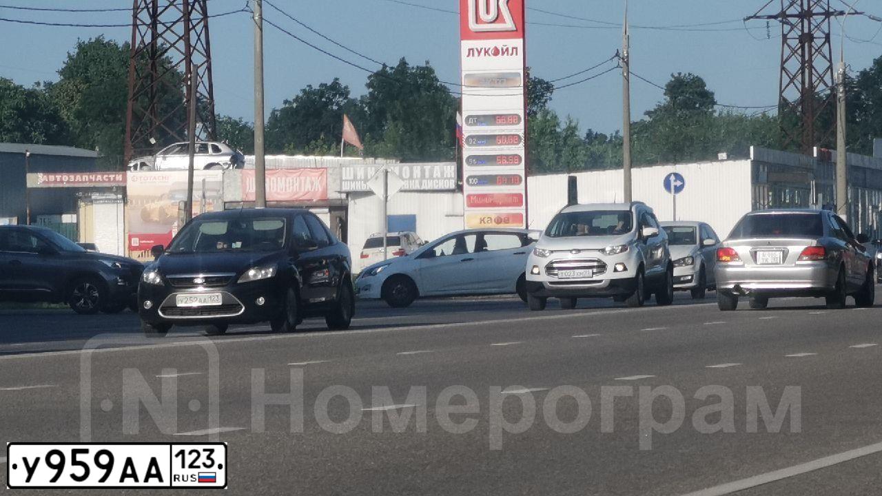Фото автомобиля MERCEDES C-KLASSE, 2008 — госномер В559ЕС92. Цвет: ЧЕРНЫЙ