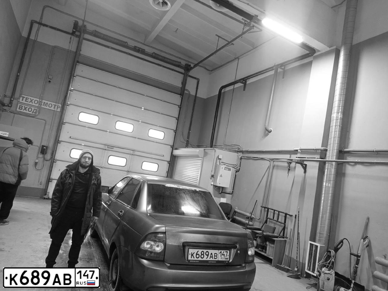 Фото автомобиля LADA 2170 PRIORA, 2008 — госномер К689АВ147. Цвет: СРЕДНИЙ СЕРО-ЗЕЛЕНЫЙ МЕТ.