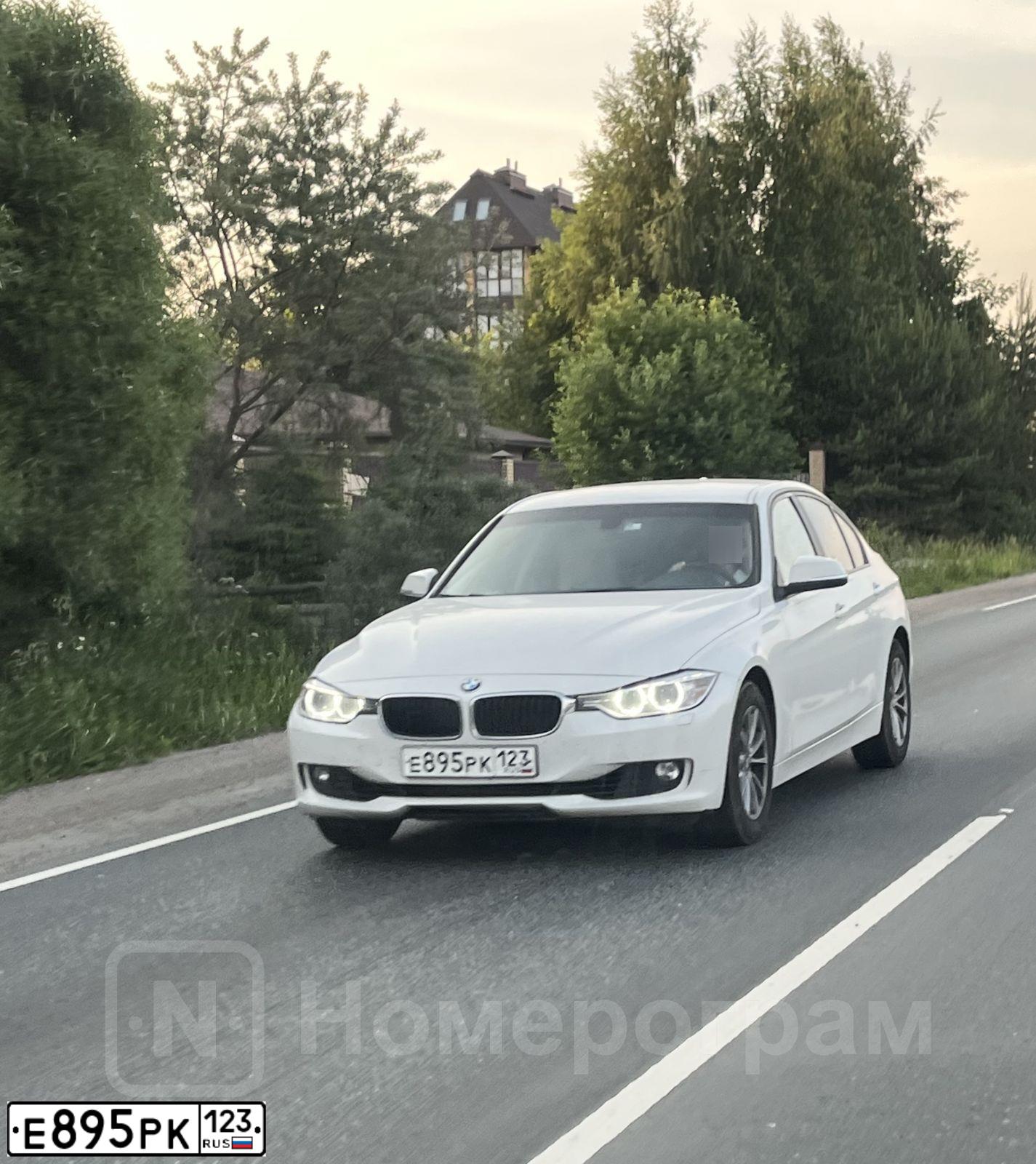 Фото автомобиля BMW SERIE 3, 2015 — госномер Е895РК123. Цвет: БЕЛЫЙ