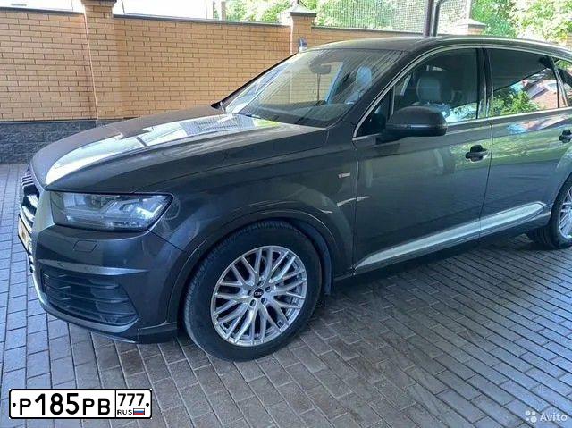 Фото автомобиля AUDI Q7, 2015 — госномер Т950РМ72. Цвет: СЕРЫЙ