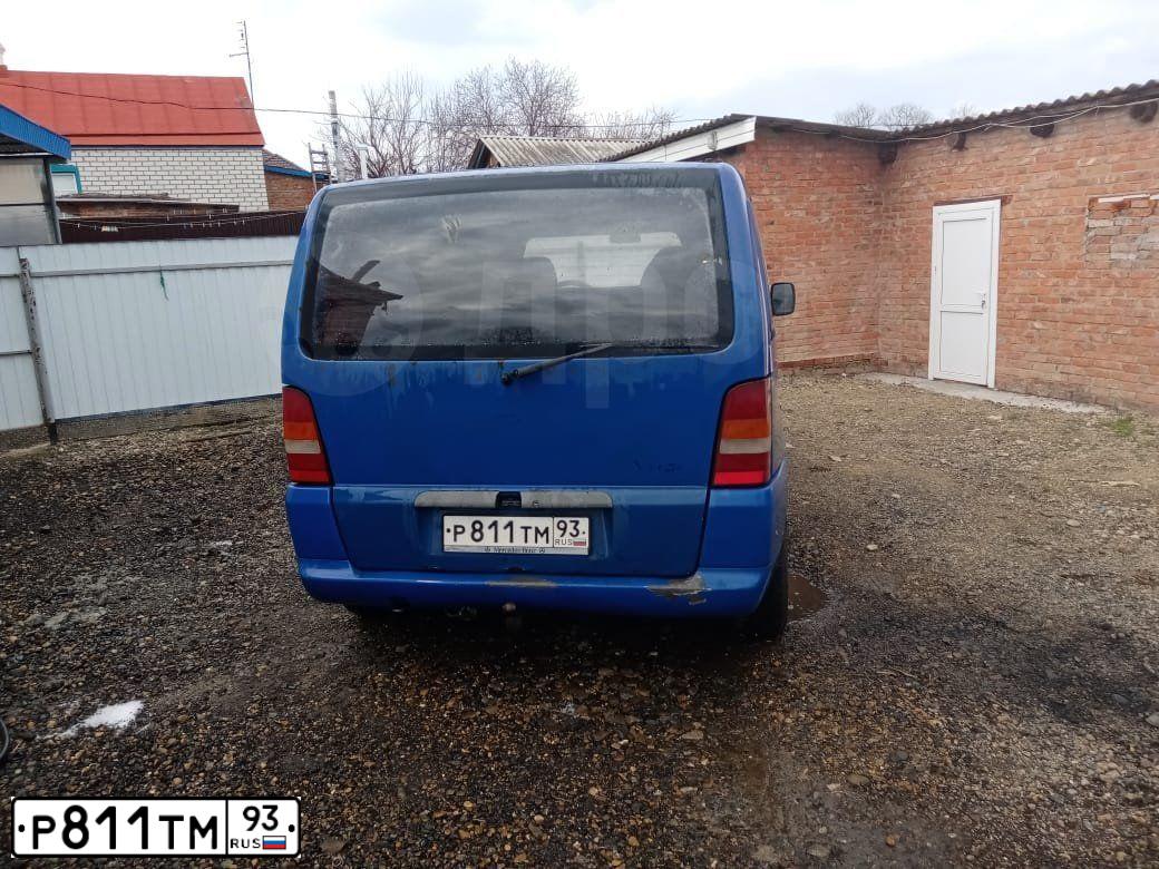 Фото автомобиля MERCEDES VITO, 1996 — госномер Р811ТМ93. Цвет: СИНИЙ