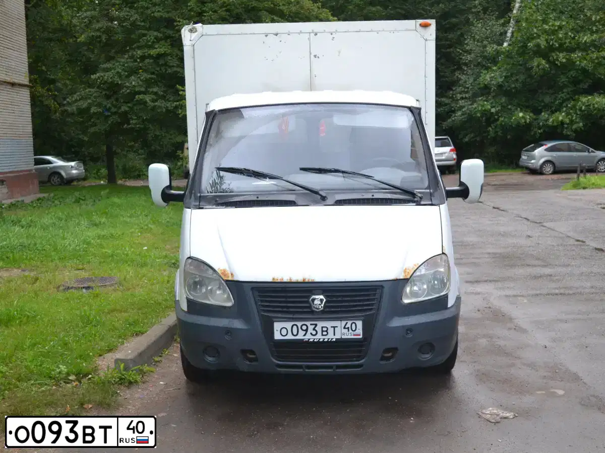 Фото автомобиля GAZ Z 3302 GAZEL, 2007 — госномер О093ВТ40. Цвет: Белый