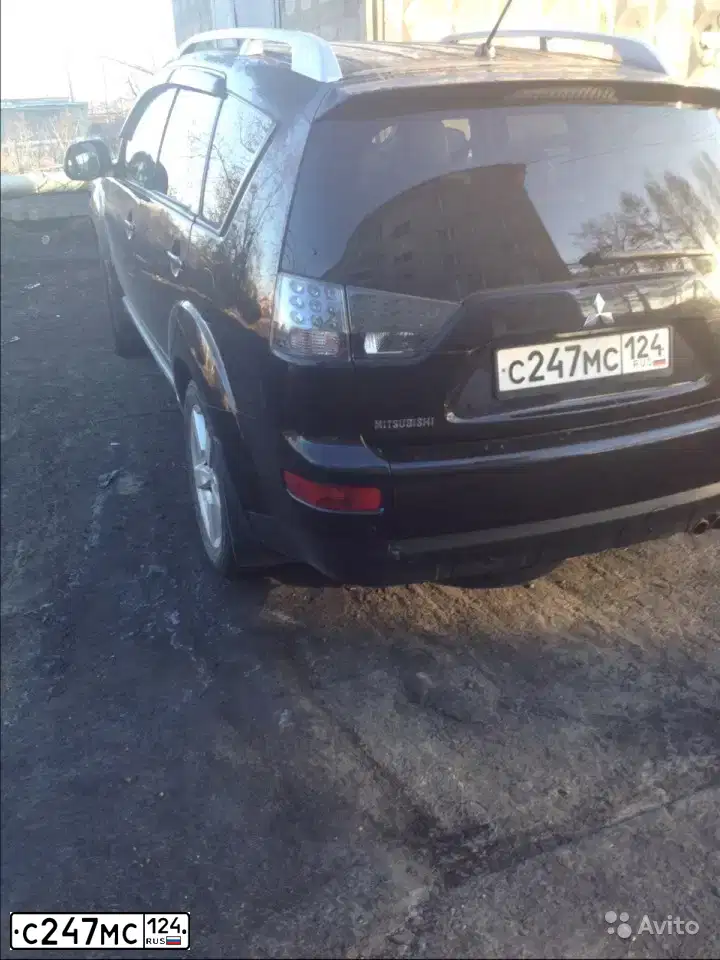 Фото автомобиля MITSUBISHI OUTLANDER, 2007 — госномер С247МС124. Цвет: ЧЕРНЫЙ