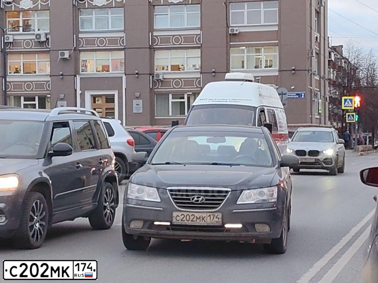 Фото автомобиля RENAULT LOGAN, 2008 — госномер К541ТА150. Цвет: СИНИЙ