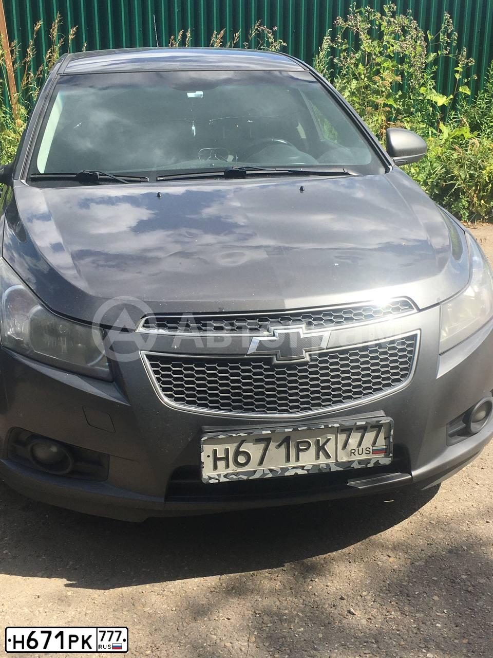 Фото автомобиля CHEVROLET CRUZE, 2012 — госномер Н671РК777. Цвет: СЕРЫЙ