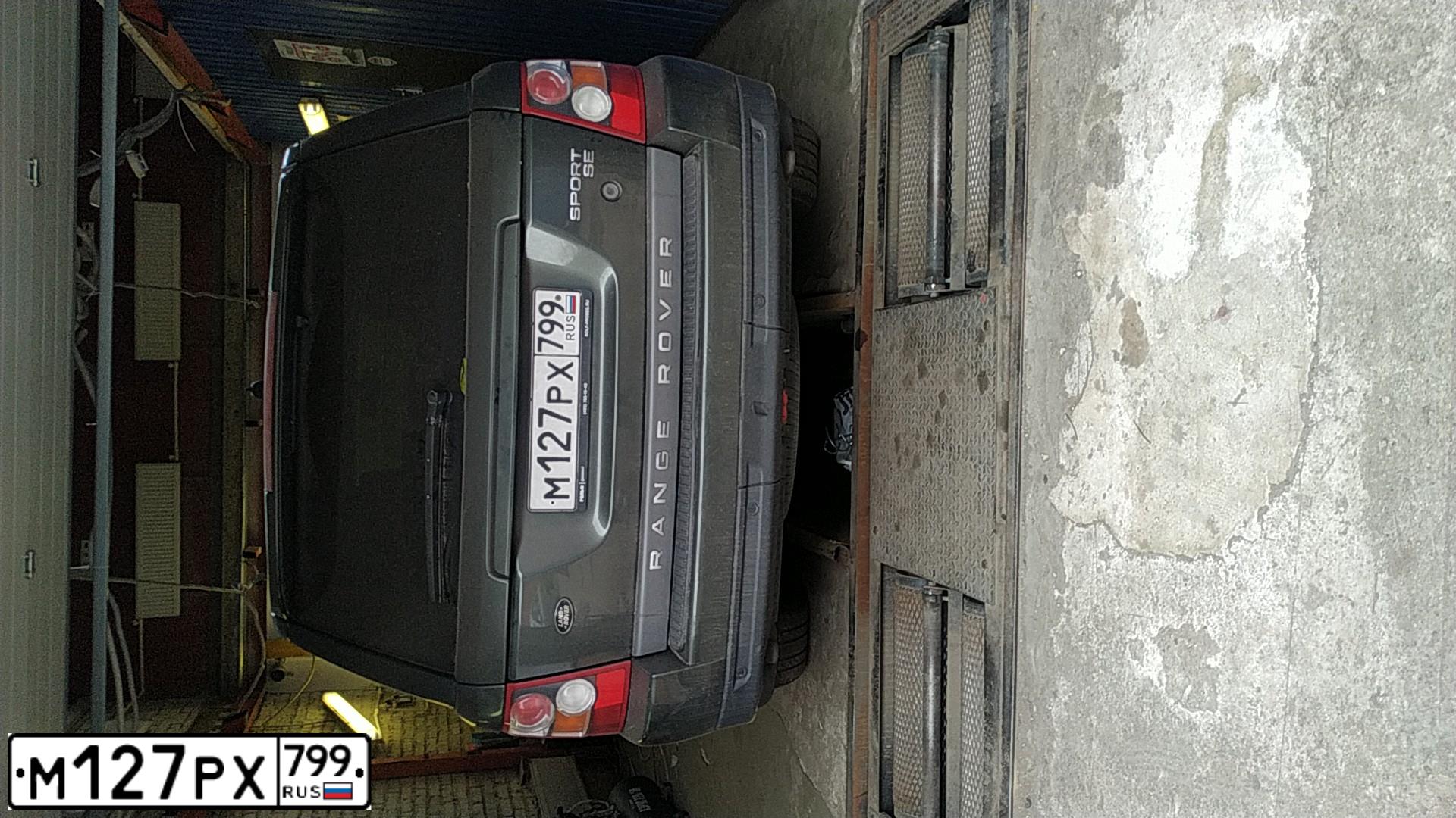 Фото автомобиля LANDROVER RANGE ROVER SPORT, 2006 — госномер М127РХ799. Цвет: ЗЕЛЕНЫЙ ТЕМНЫЙ