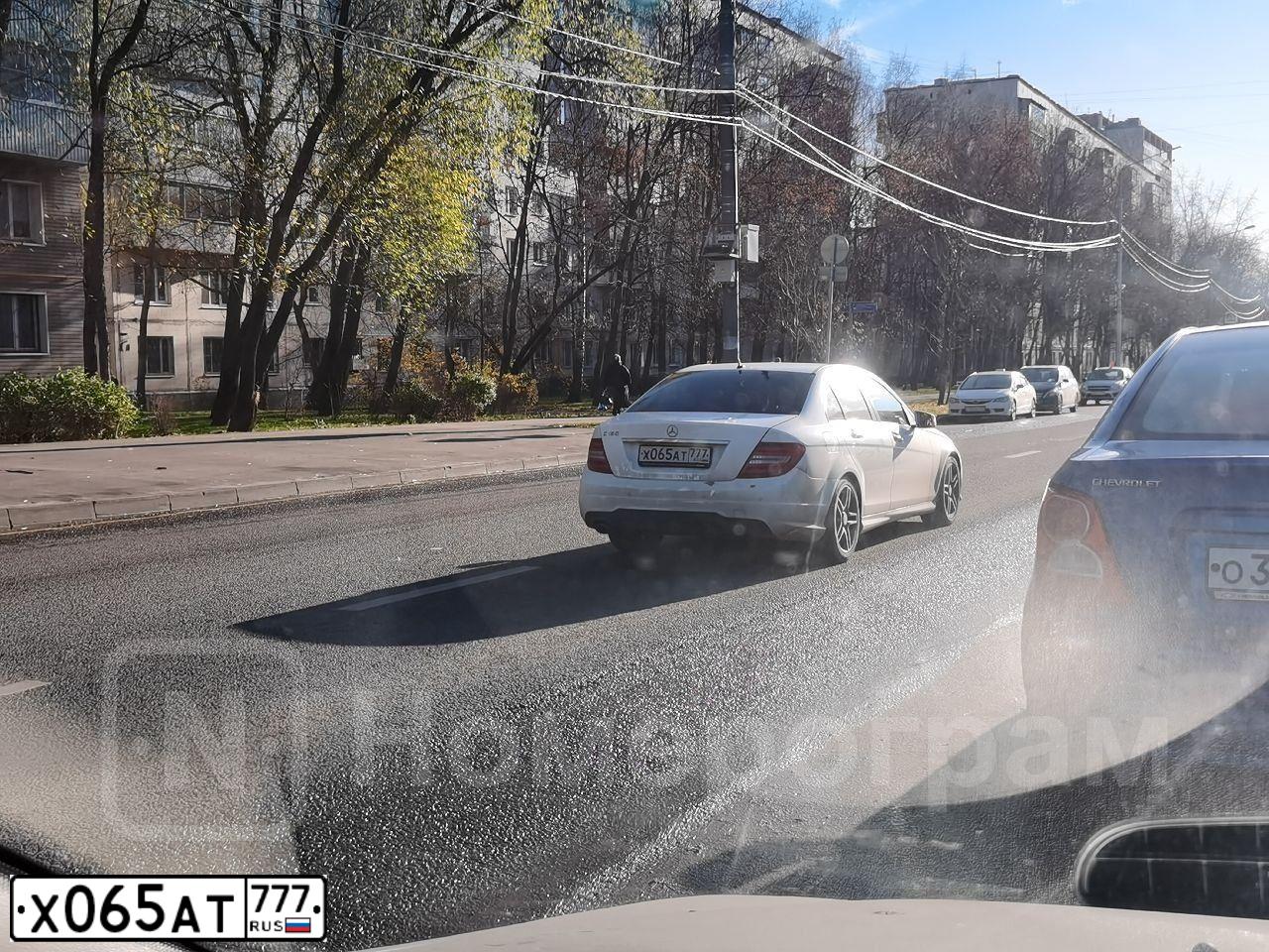 Фото автомобиля MERCEDES C-KLASSE, 2014 — госномер Р940ОР716. Цвет: Белый