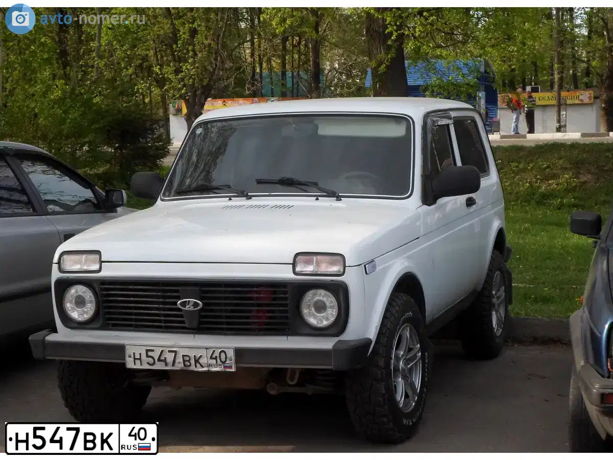 Фото автомобиля LADA 2121 NIVA, 1998 — госномер Н547ВК40. Цвет: ЯРКО-БЕЛЫЙ