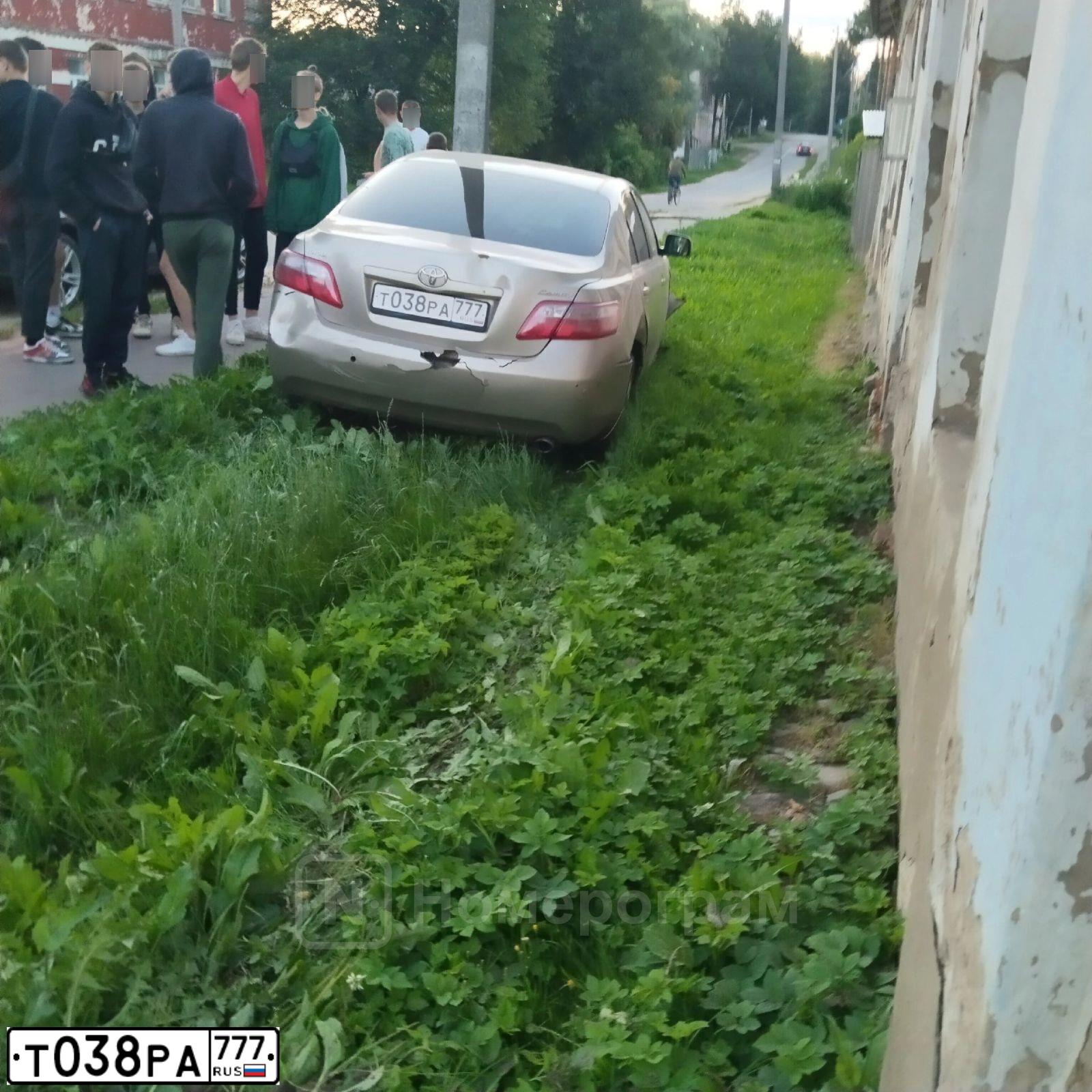 Фото автомобиля TOYOTA CAMRY, 2007 — госномер Н271ЕТ550. Цвет: БЕЖЕВЫЙ