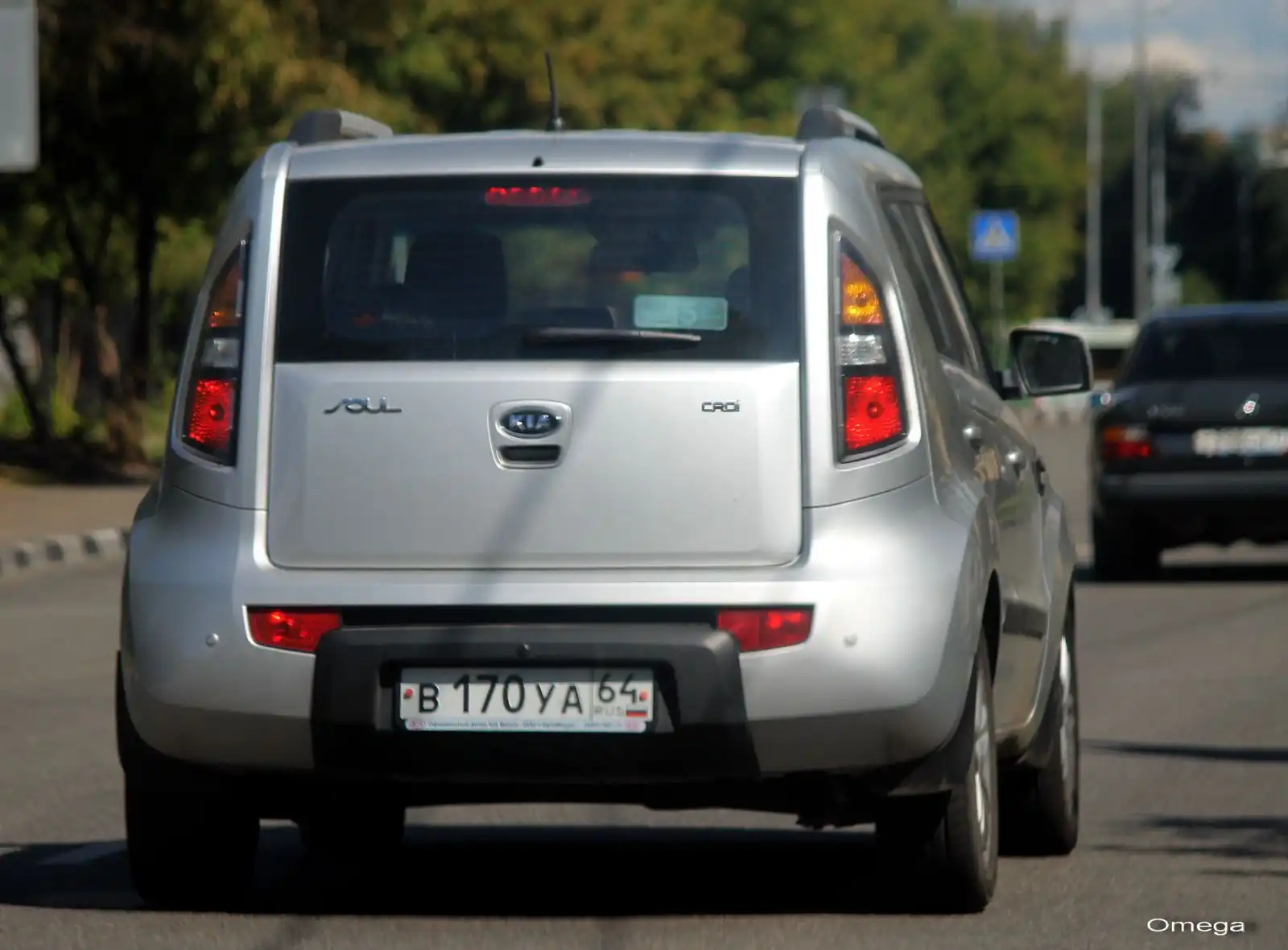 Фото автомобиля KIA SOUL, 2011 — госномер В170УА64. Цвет: СЕРЕБРИСТЫЙ