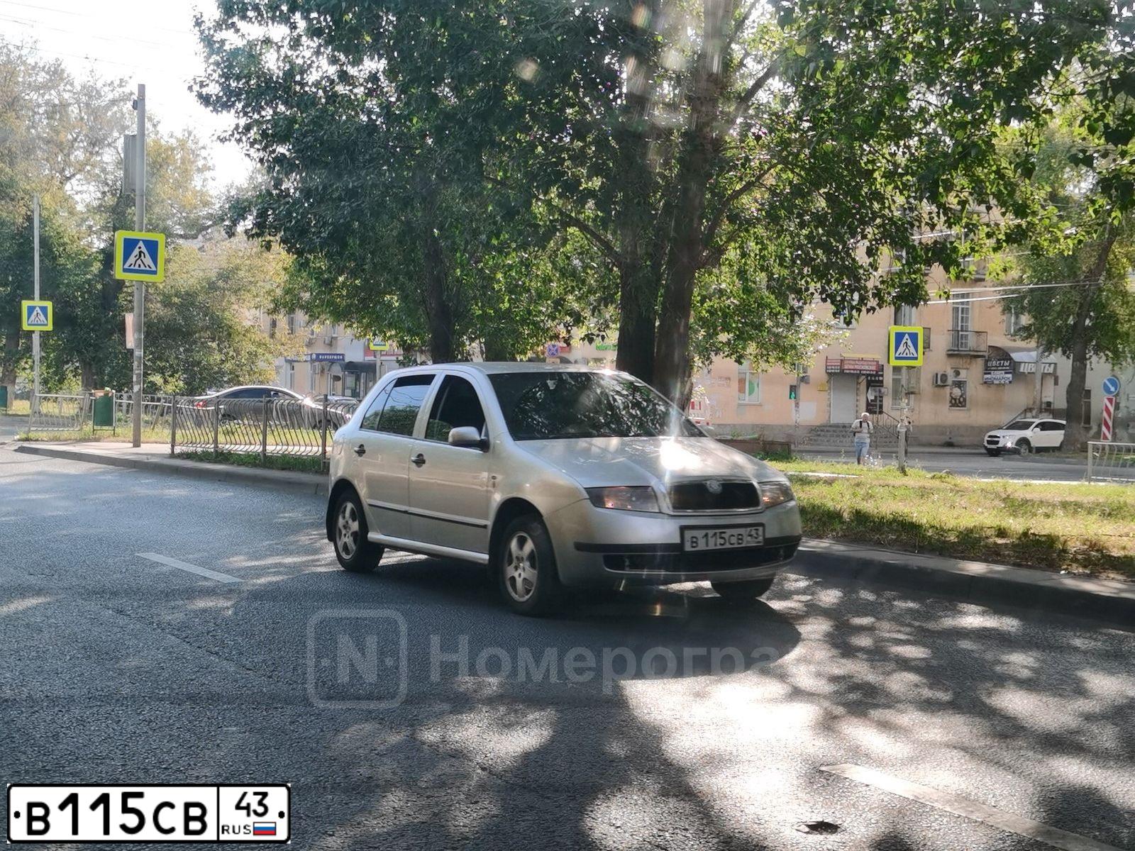 Фото автомобиля SKODA FABIA, 2001 — госномер В115СВ43. Цвет: СЕРЕБРИСТЫЙ