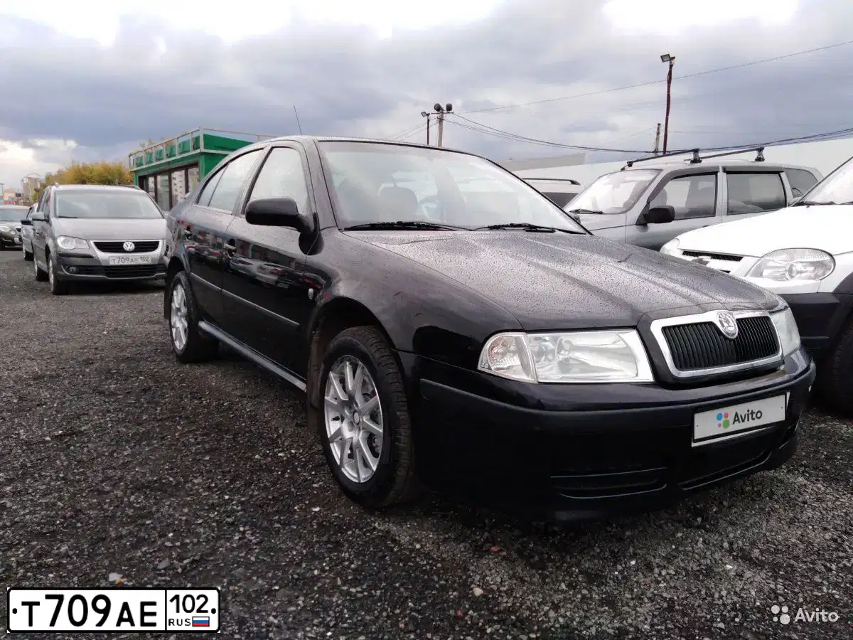 Фото автомобиля CHEVROLET CRUZE, 2011 — госномер О879КК102. Цвет: СЕРЫЙ МЕТАЛЛИК