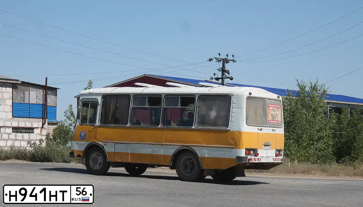 Фото автомобиля PAZ 3205, 1997 — госномер Н941НТ56. Цвет: БЕЛО-ЖЕЛТЫЙ