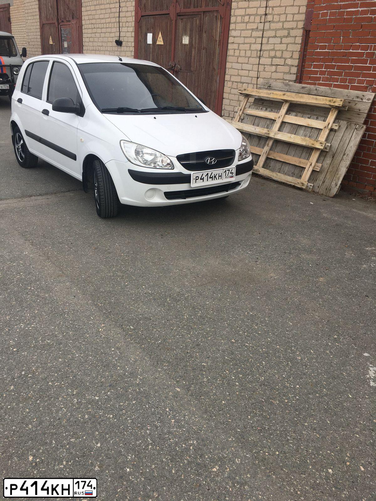 Фото автомобиля HYUNDAI GETZ, 2010 — госномер Р414КН174. Цвет: Белый