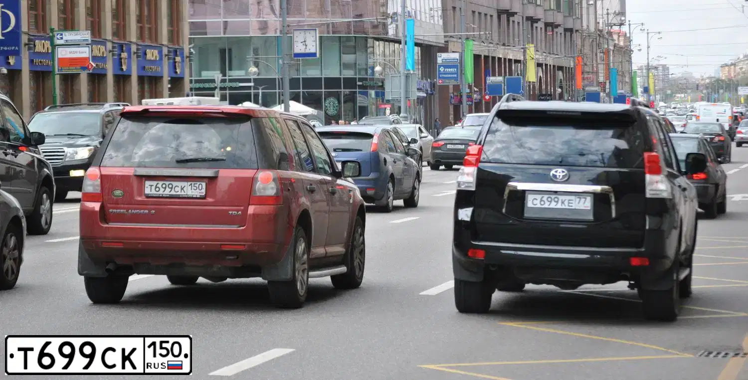 Фото автомобиля LAND ROVER FREELANDER, 2008 — госномер Р890ТУ40. Цвет: КРАСНЫЙ ТЕМНЫЙ