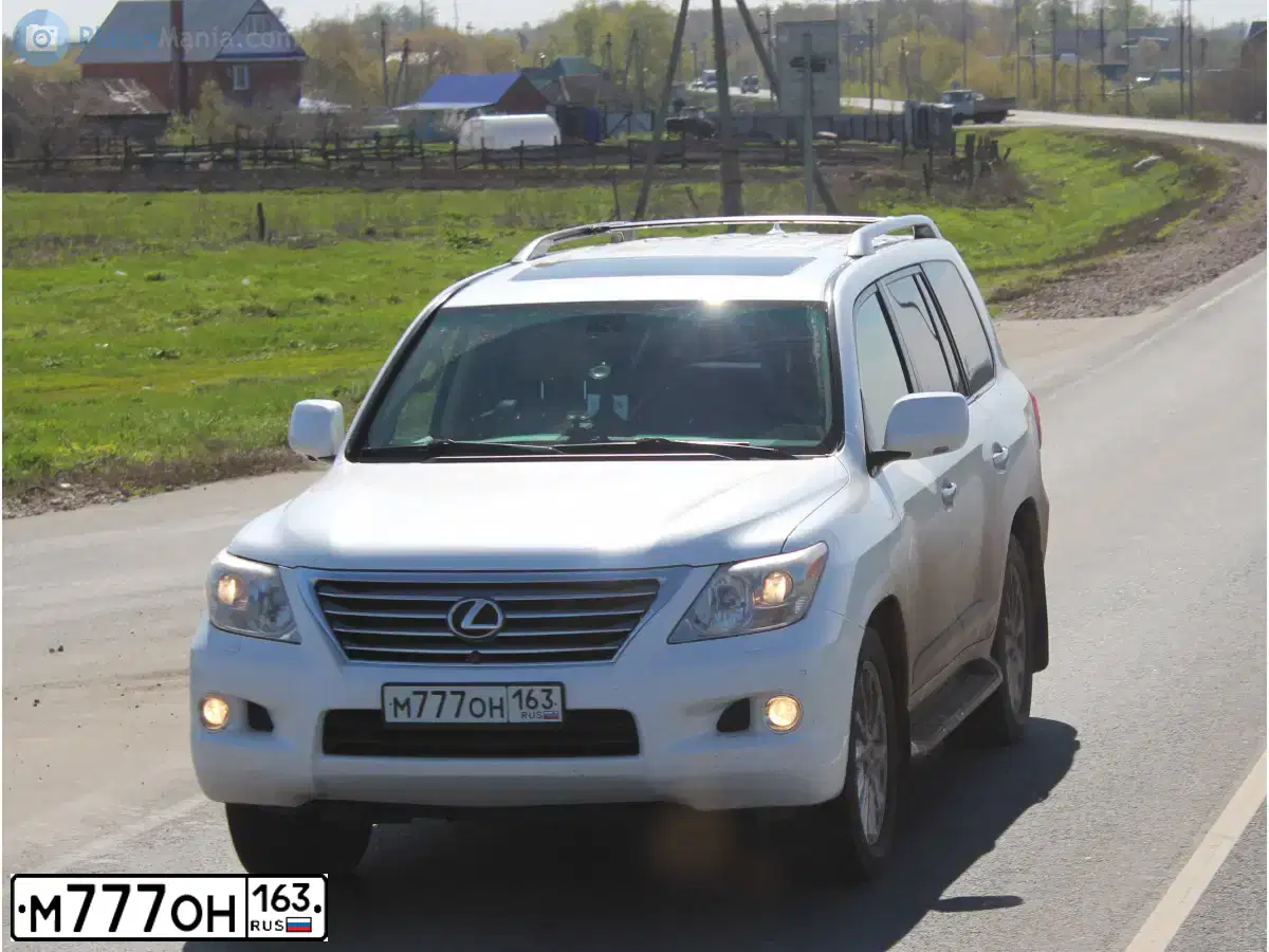 Фото автомобиля MERCEDES GL-KLASSE, 2016 — госномер М777ОН163. Цвет: Белый
