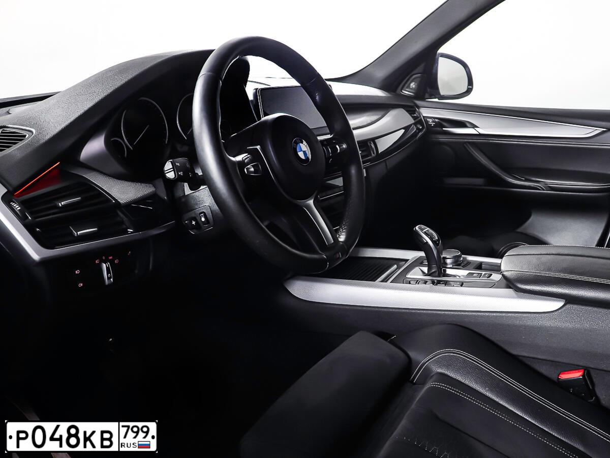 Фото автомобиля BMW X5, 2018 — госномер А681МВ977. Цвет: Серебристый