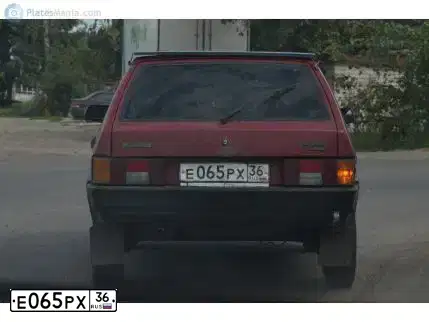 Фото автомобиля LADA 2109 SAMARA, 1995 — госномер Е065РХ36. Цвет: СПЕЛАЯ ВИШНЯ