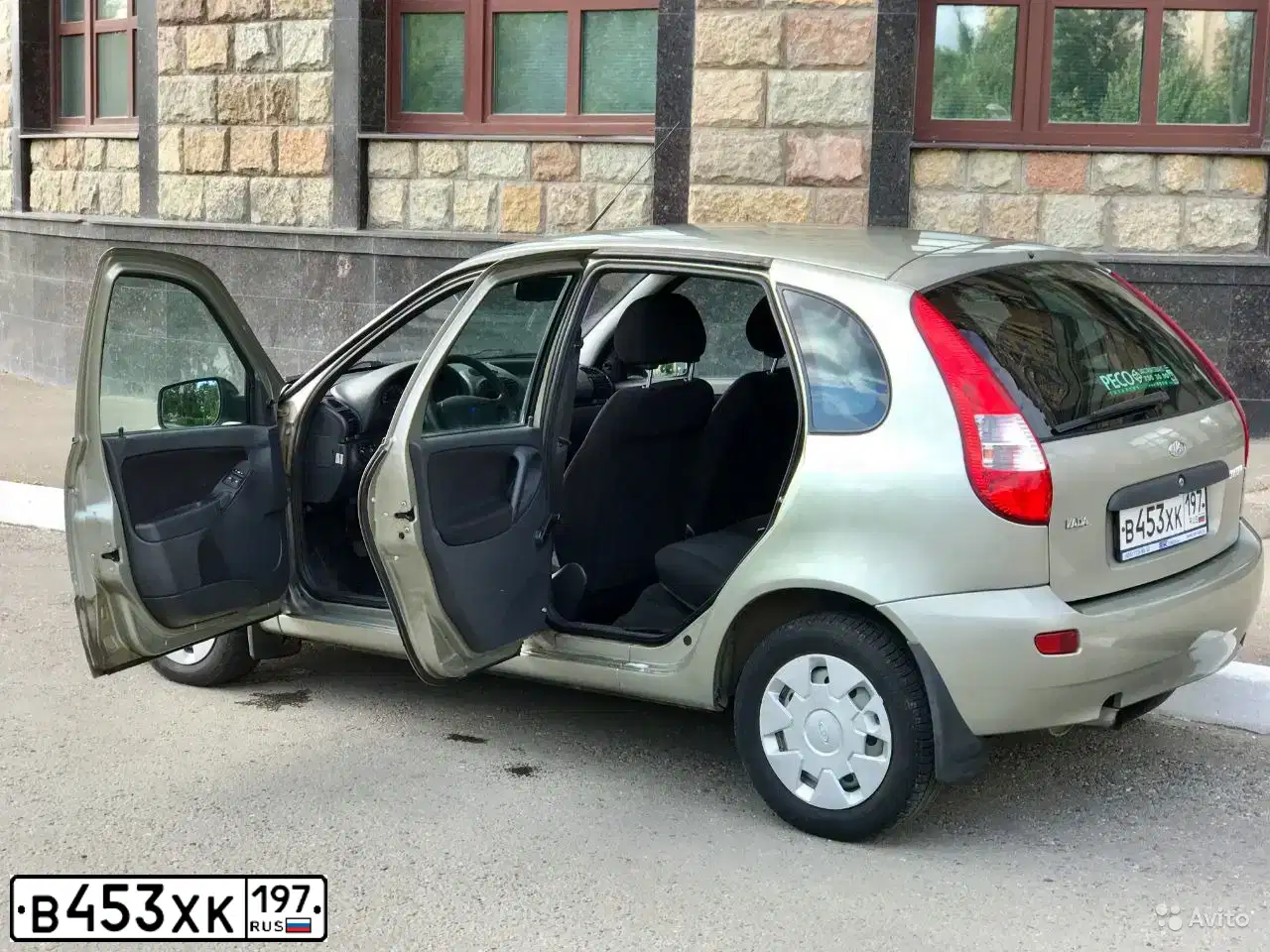 Фото автомобиля LADA KALINA, 2012 — госномер К489НУ18. Цвет: СЕРО-БЕЖЕВЫЙ