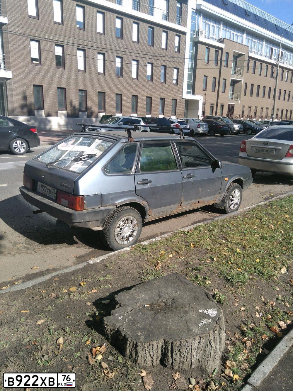 Фото автомобиля LADA 2109 SAMARA, 2002 — госномер В922ХВ76. Цвет: Серо-Синий