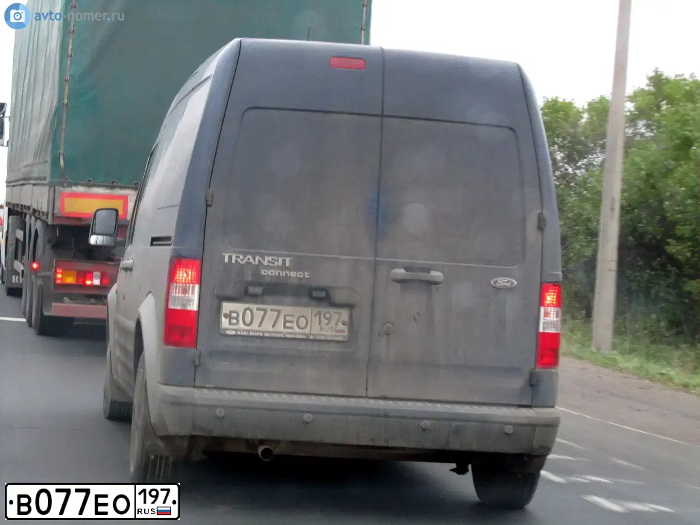 Фото автомобиля FORD TRANSIT, 2007 — госномер В995РО147. Цвет: ТЕМНО-СИНИЙ