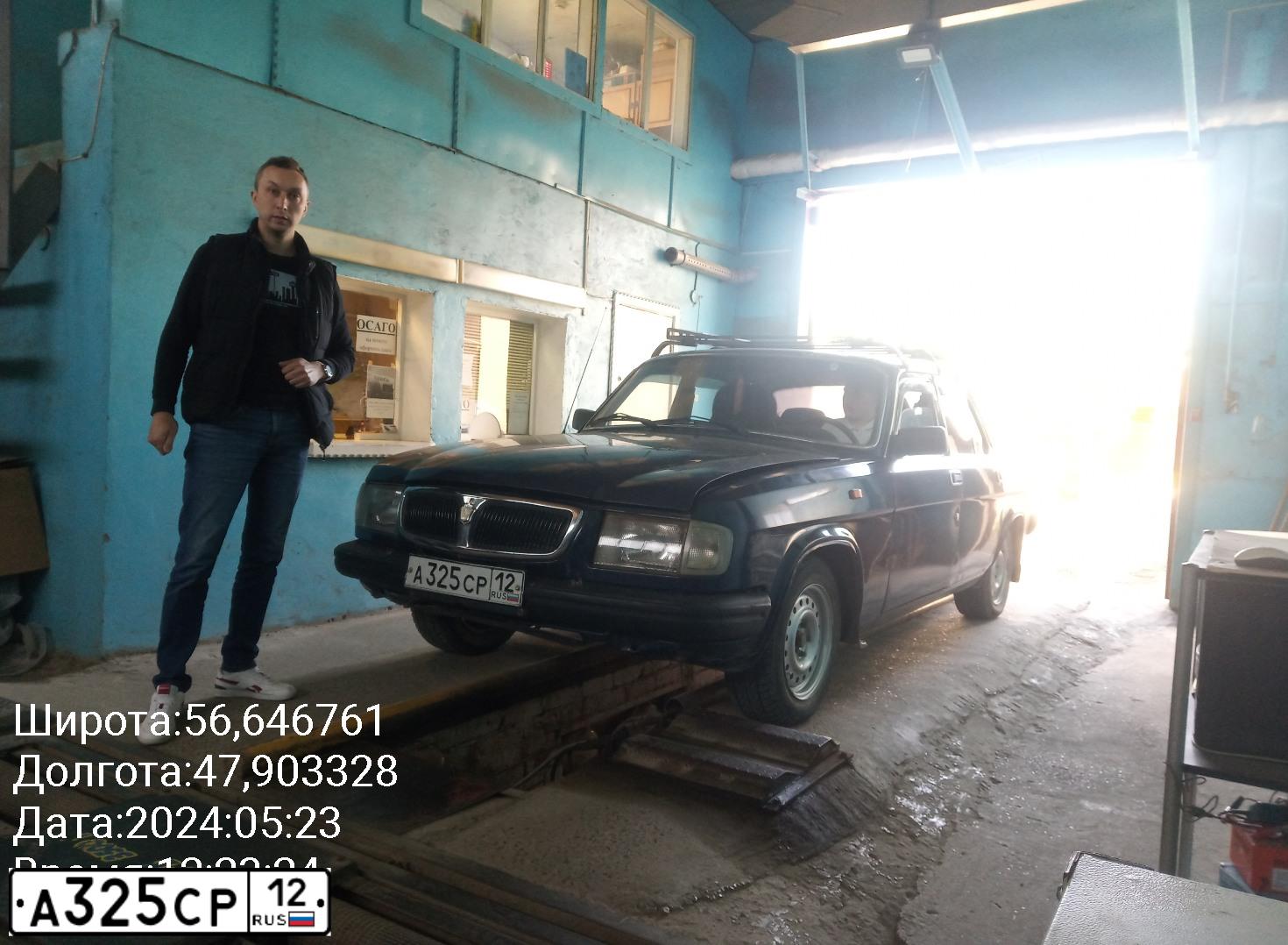 Фото автомобиля GAZ 3110 WOLGA, 1998 — госномер А325СР12. Цвет: Темно-синий