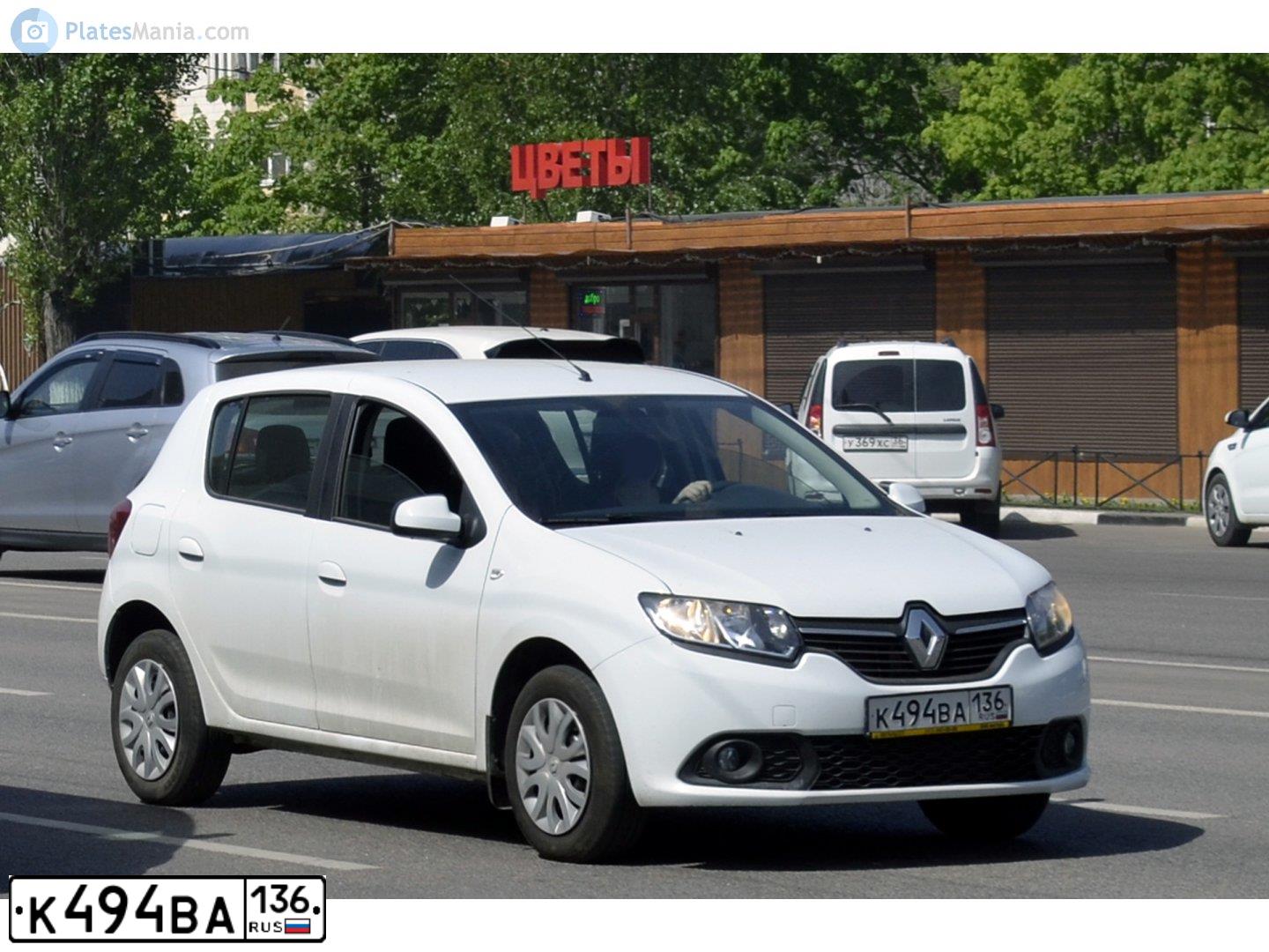 Фото автомобиля RENAULT SANDERO, 2017 — госномер К494ВА136. Цвет: БЕЛЫЙ