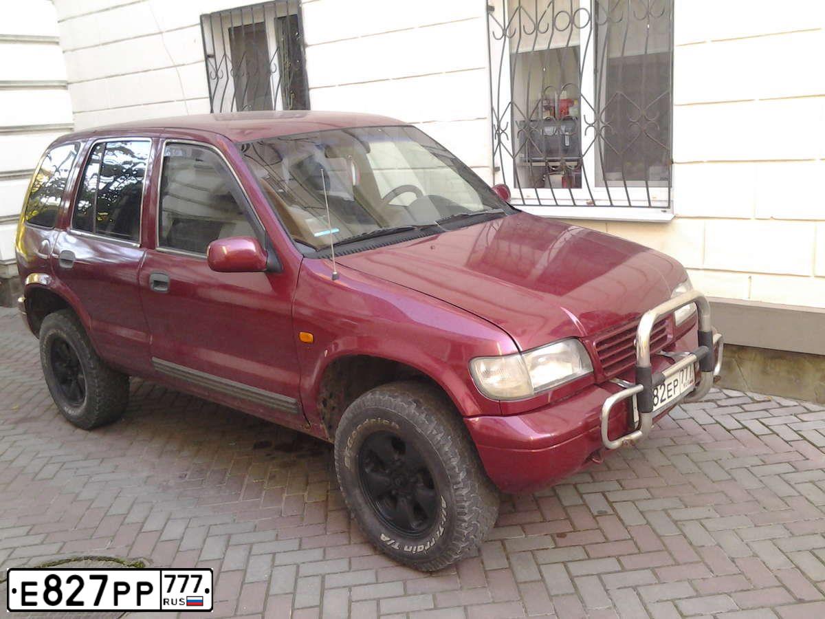 Фото автомобиля FORD D FOCUS, 2010 — госномер Е827РР777. Цвет: БЕЛЫЙ