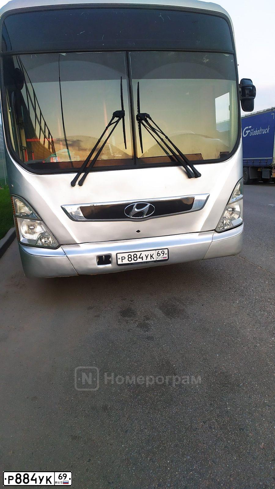 Фото автомобиля HYUNDAI AERO, 2012 — госномер Р884УК69. Цвет: СЕРЫЙ