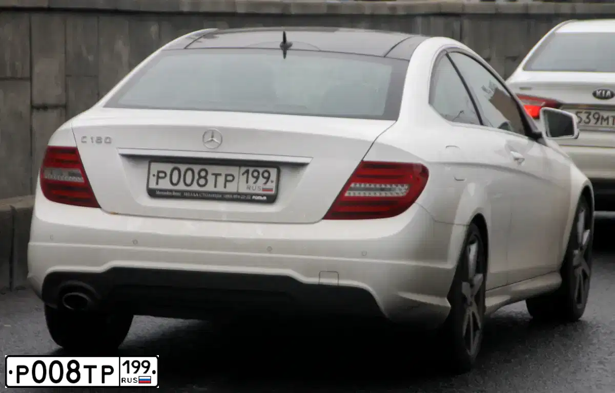 Фото автомобиля MERCEDES C-KLASSE, 2014 — госномер О188ВМ799. Цвет: Белый