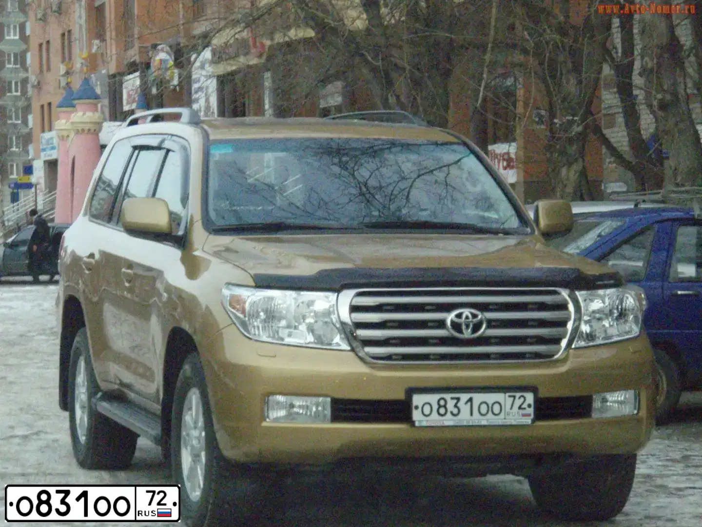 Фото автомобиля TOYOTA LANDCRUISER 200, 2008 — госномер О831ОО72. Цвет: ЗОЛОТИСТЫЙ