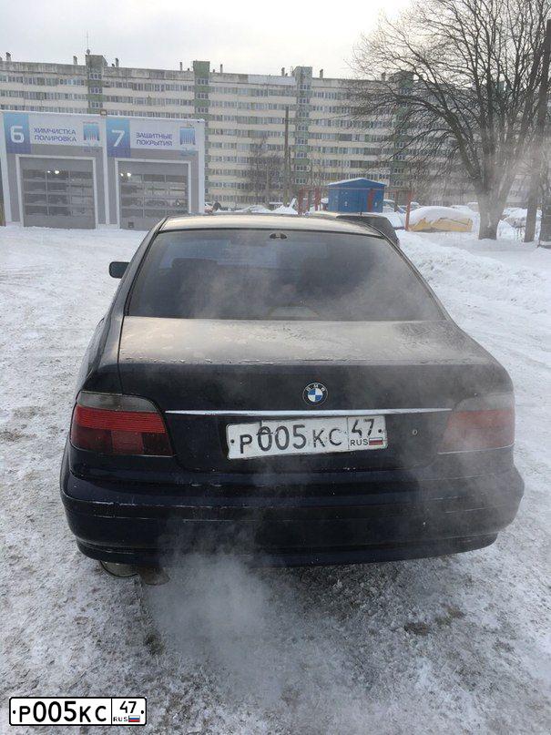 Фото автомобиля BMW SERIE 5, 1999 — госномер Е032СЕ198. Цвет: СИНИЙ