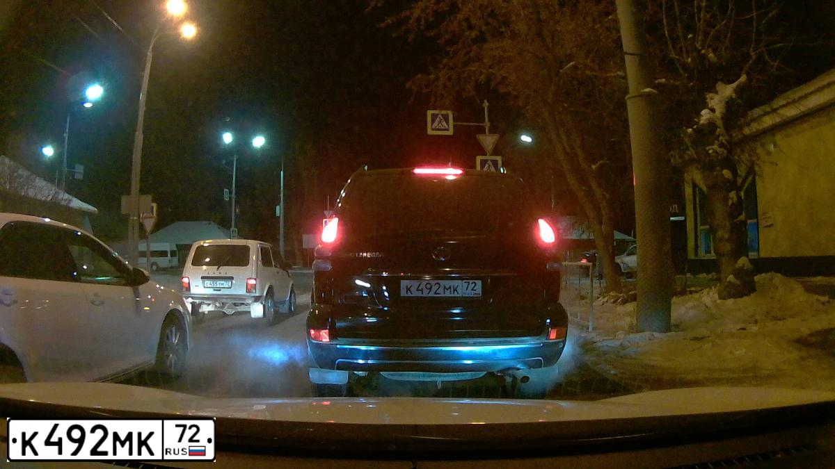 Фото автомобиля TOYOTA LANDCRUISER, 2007 — госномер К492МК72. Цвет: ЧЕРНЫЙ