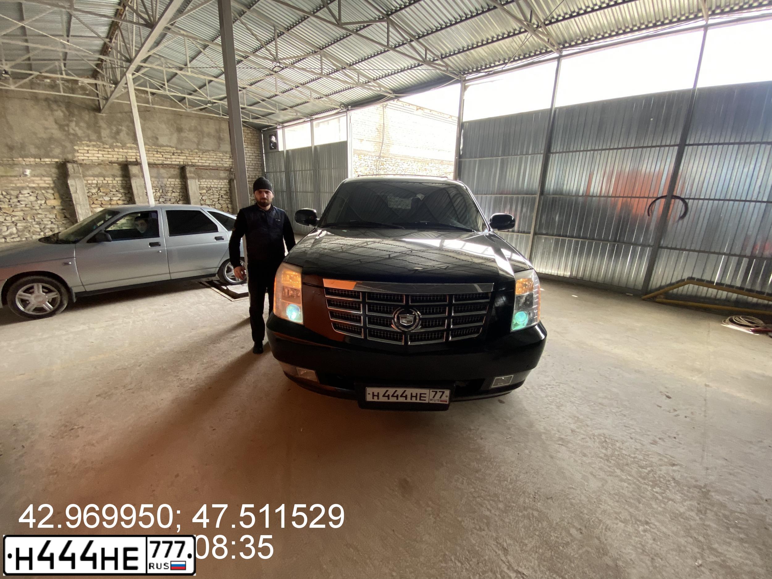 Фото автомобиля ОМОДА C5, 2023 — госномер У581КХ76. Цвет: ЧЕРНЫЙ СЕРЫЙ