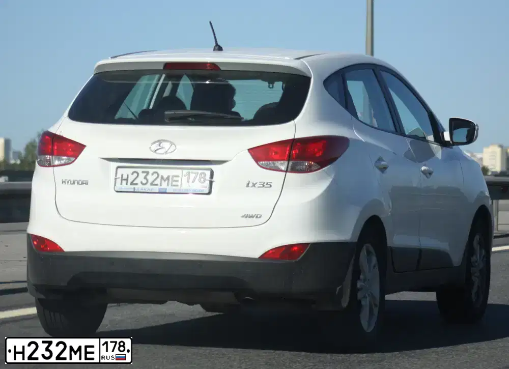 Фото автомобиля HYUNDAI IX35, 2012 — госномер Е515ЕО147. Цвет: Белый