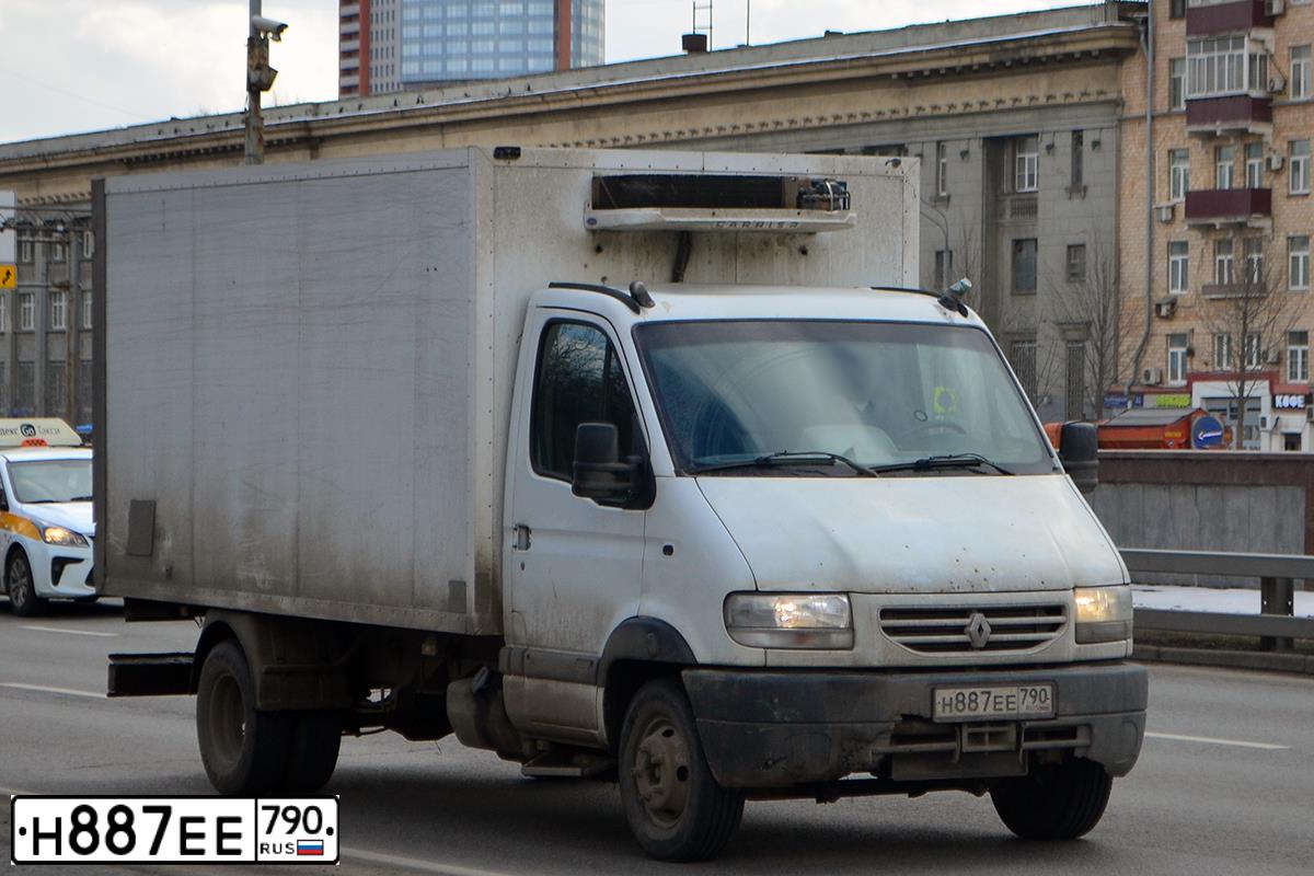 Фото автомобиля RENAULT РЕНО 110.35 MASCOTT DСI, 2004 — госномер Н887ЕЕ790. Цвет: Белый
