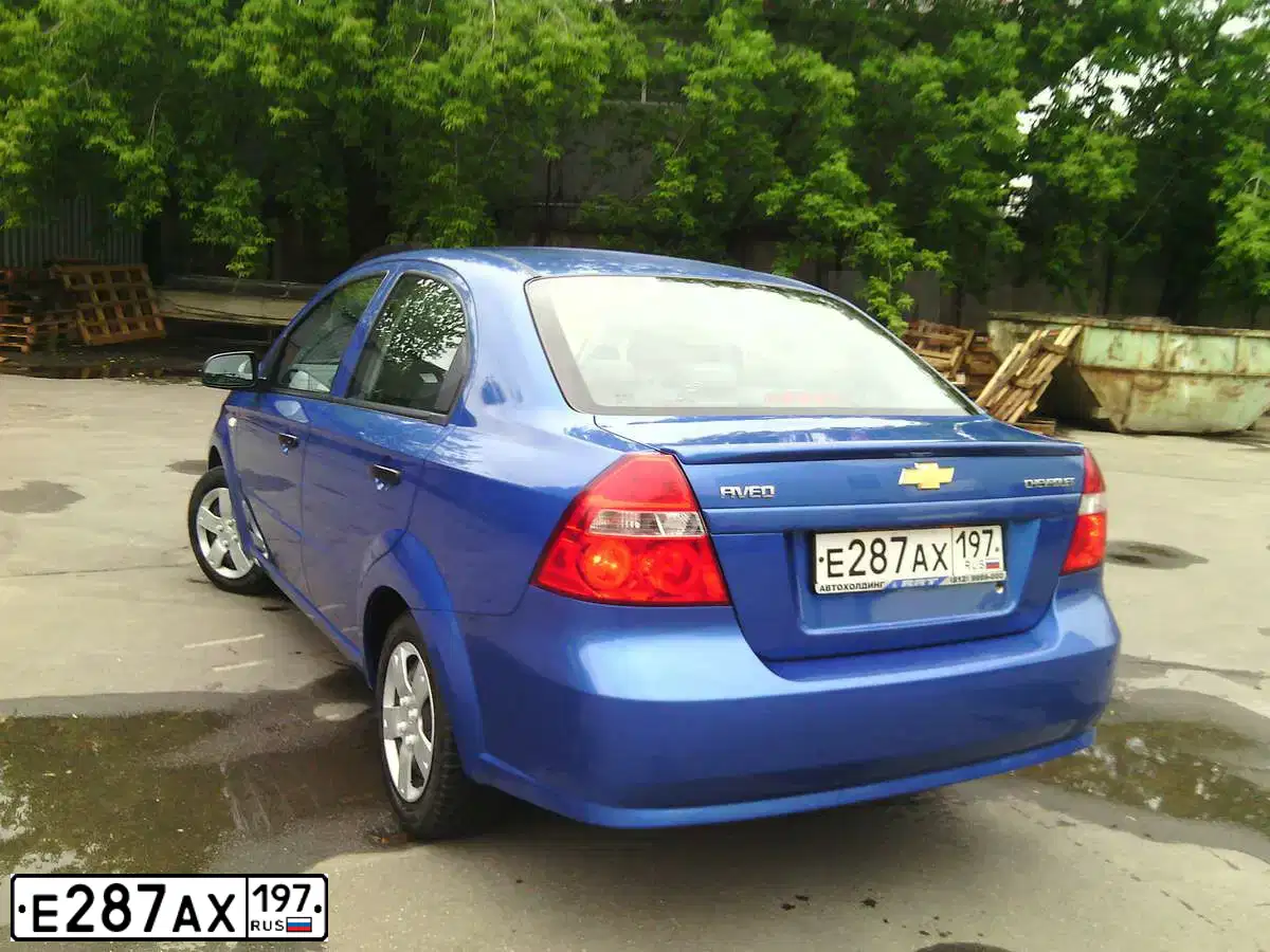 Фото автомобиля CHEVROLET AVEO, 2010 — госномер Р203УК69. Цвет: синий