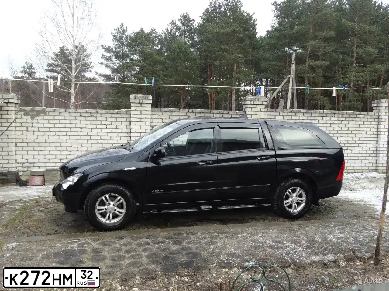 Фото автомобиля SSANGYONG ACTYON SPORTS, 2008 — госномер К272НМ32. Цвет: ЧЕРНЫЙ