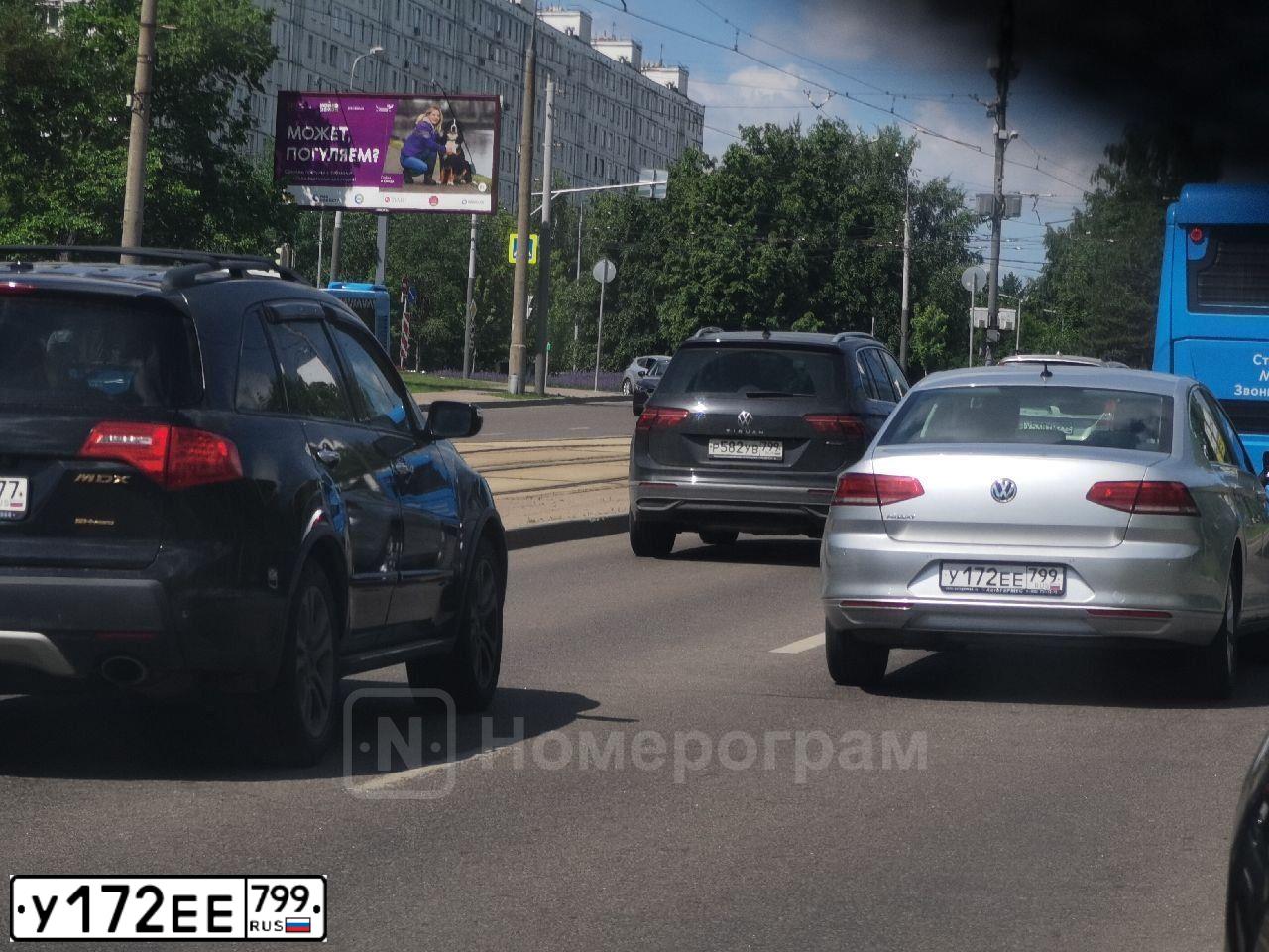 Фото автомобиля VOLKSWAGEN PASSAT, 2018 — госномер У172ЕЕ799. Цвет: Серебристый