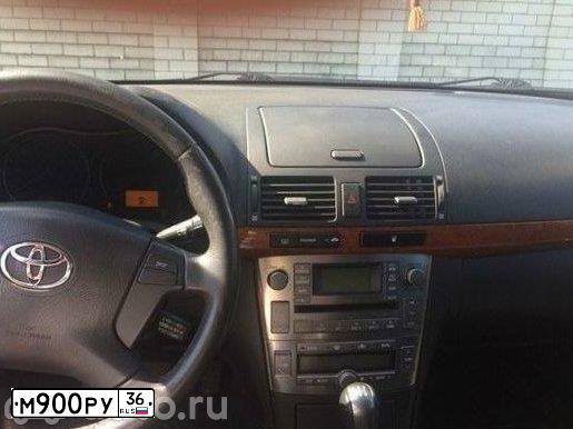 Фото автомобиля TOYOTA AVENSIS, 2007 — госномер М900РУ36. Цвет: Серебристый