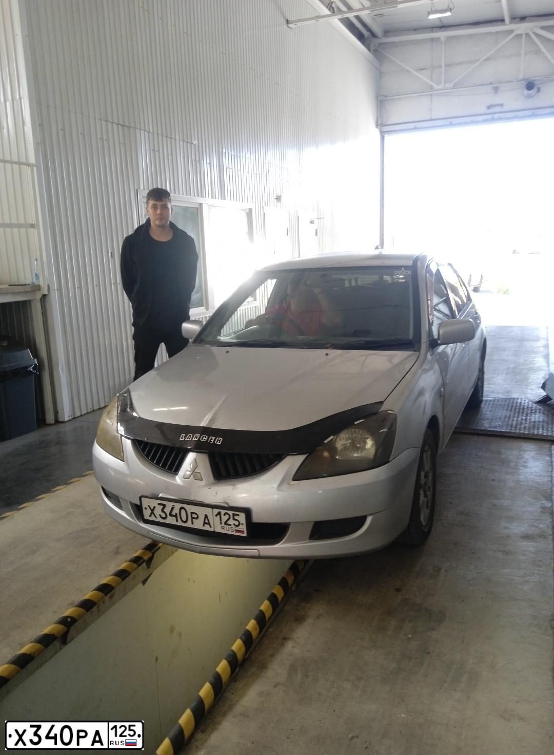 Фото автомобиля MITSUBISHI LANCER, 2003 — госномер Х867УВ124